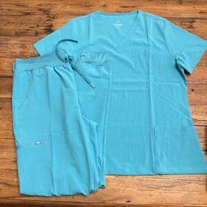 J1 - Amazon Aqua Blue Scrub Set